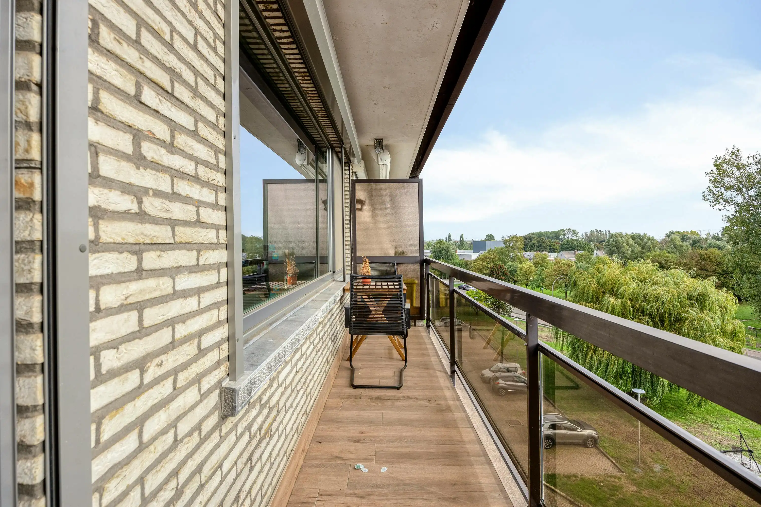Gerenoveerd appartement te koop in Burcht foto 14
