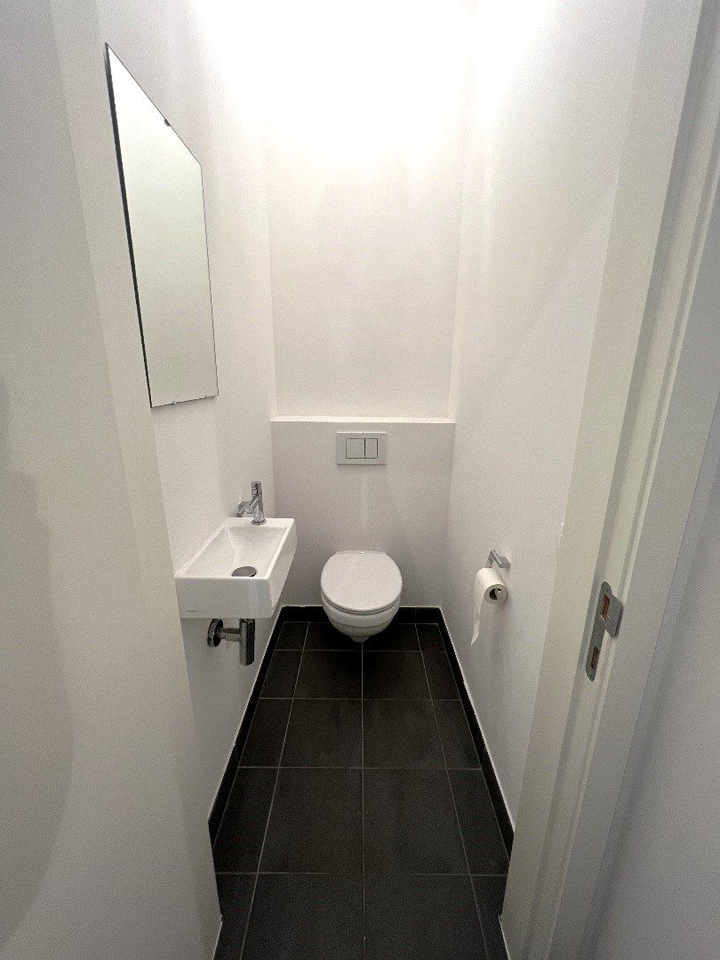 RUIM EN LICHTRIJK APPARTEMENT OP TOPLOCATIE IN CENTRUM IEPER foto 15