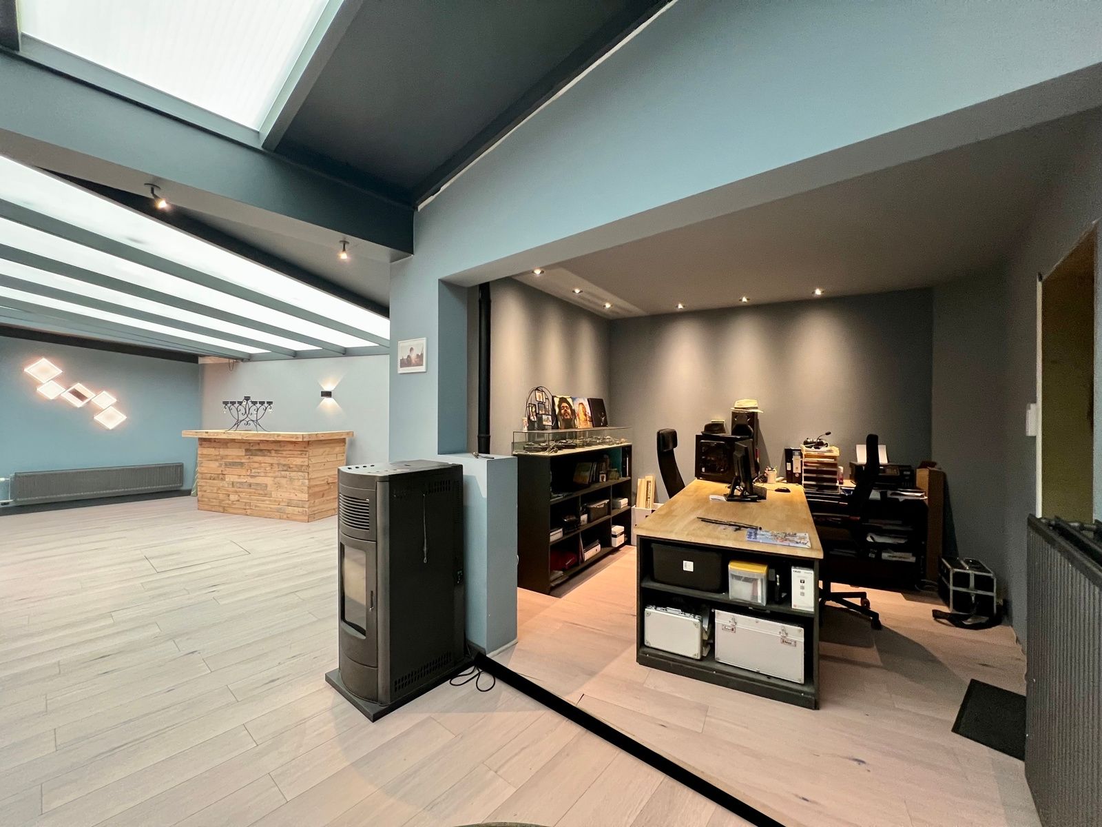 Zéér ruime gerenoveerde woning met 5 grote slaapkamers. foto 9