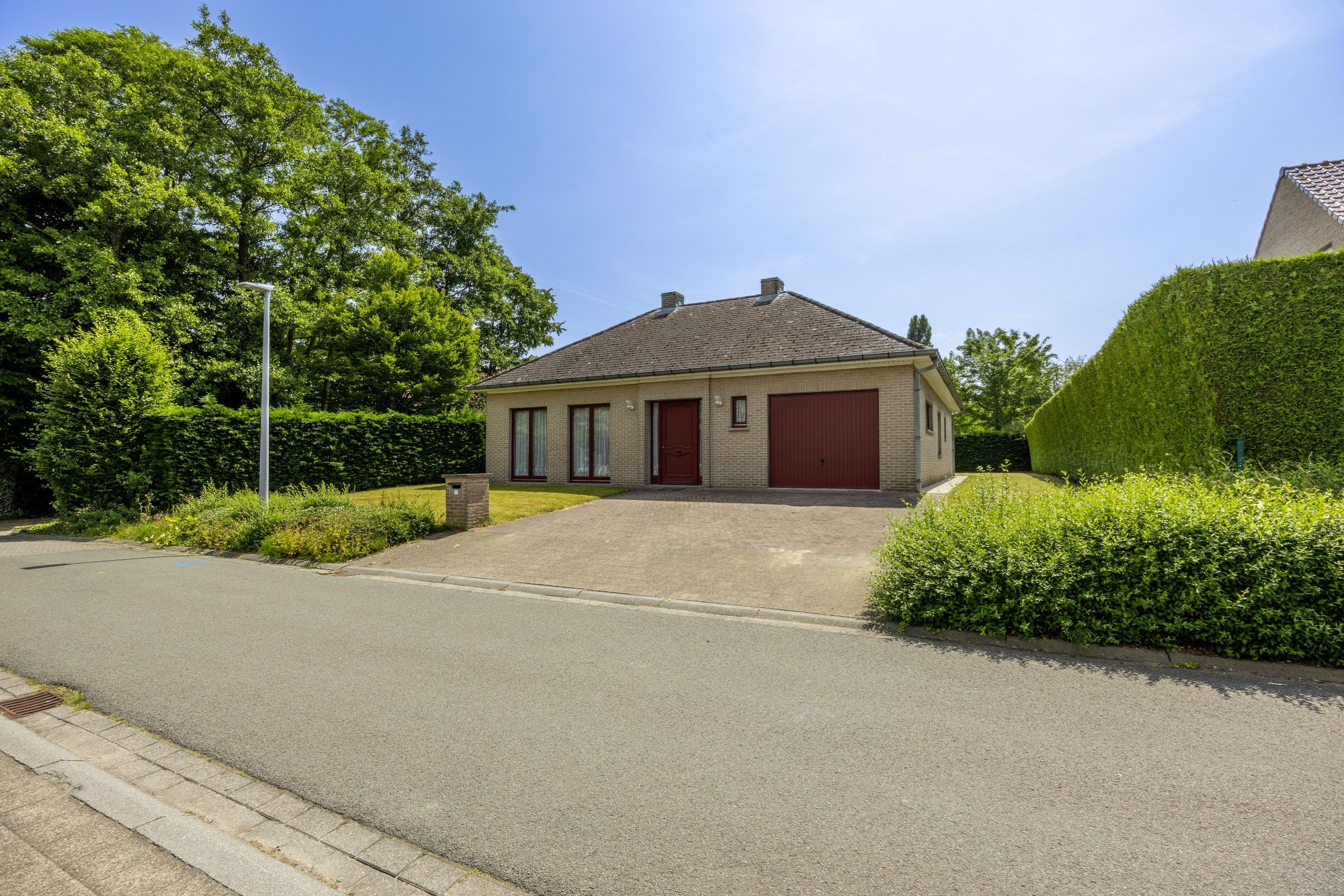 Hoofdfoto van de publicatie: GELIJKVLOERS WONEN OP 598M²