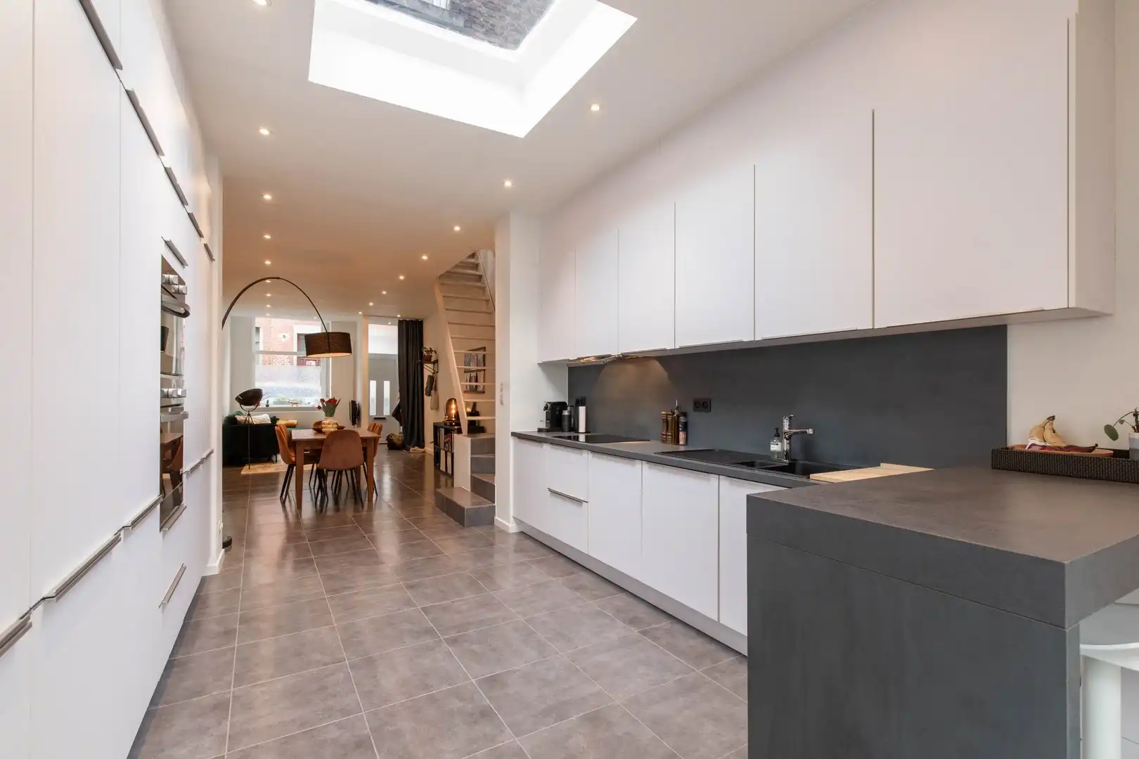 Instapklare woning met groot terras in de binnenstad foto 10