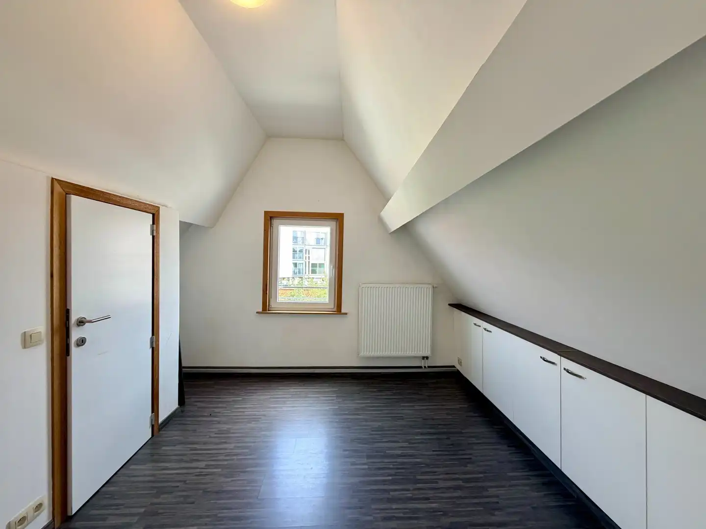 Instapklare woning in het centrum van Roeselare! foto 13