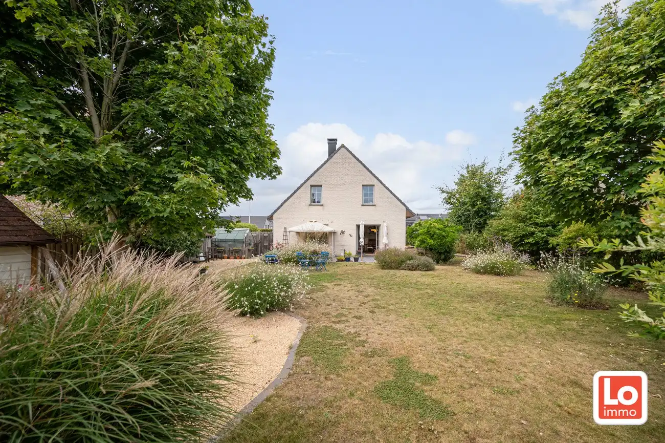 Degelijke, ruime en lichtrijke open woning met inpandige garage op een rustige locatie en toch vlakbij&nbsp; het centrum van het bruisende Lochristi! foto 20