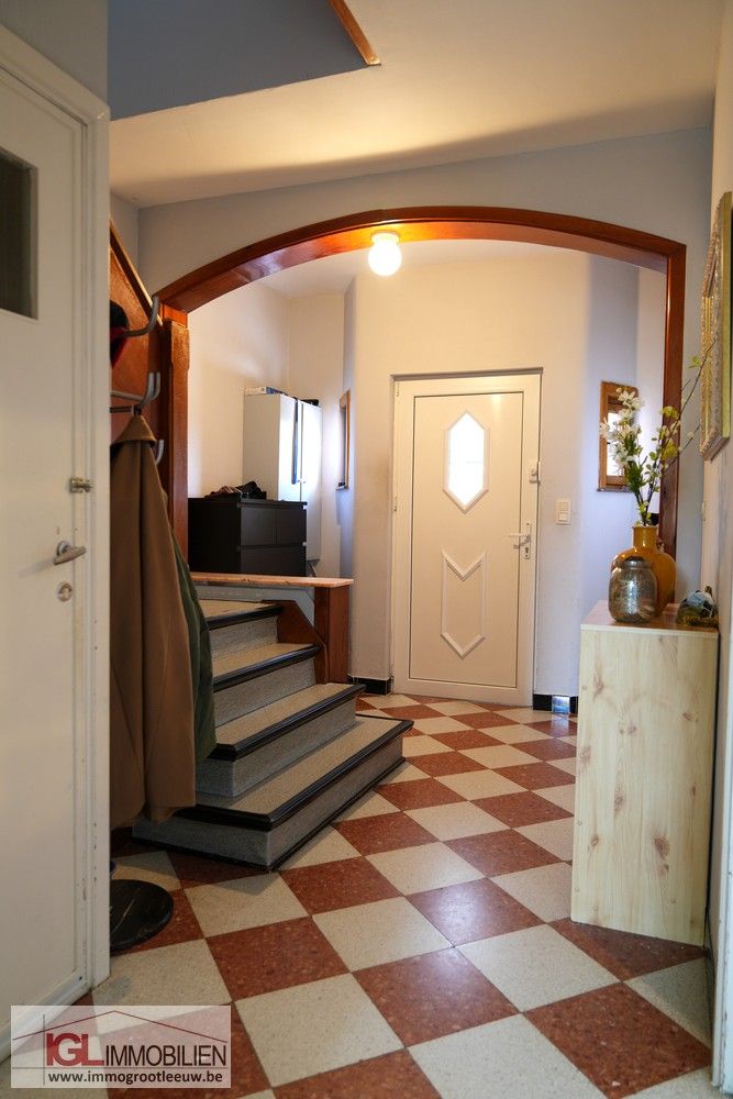 Op te frissen rijwoning met 3 slaapkamers en garage foto 12