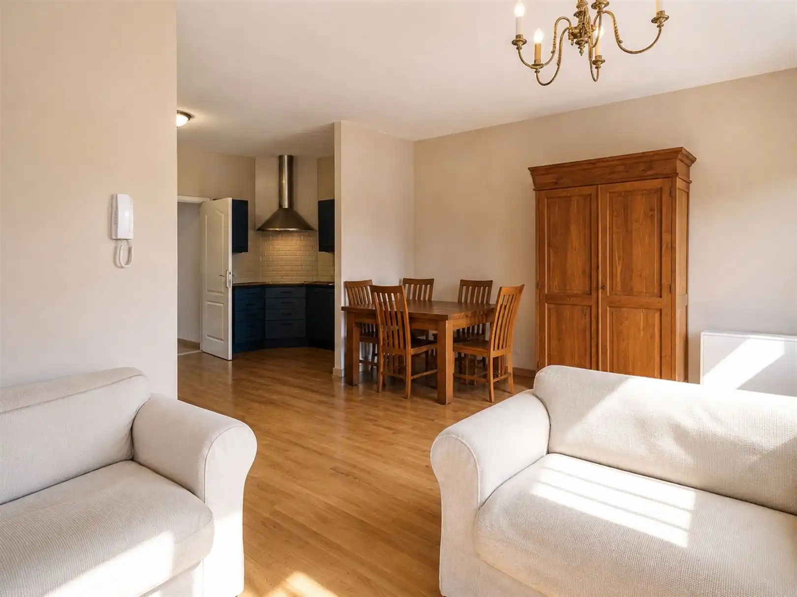 Appartement met twee slaapkamers en terras foto 2