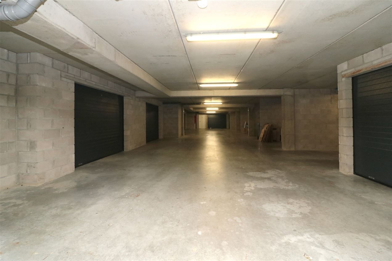 Triplex met groot zuidterras, garage, nabij E314 foto 40