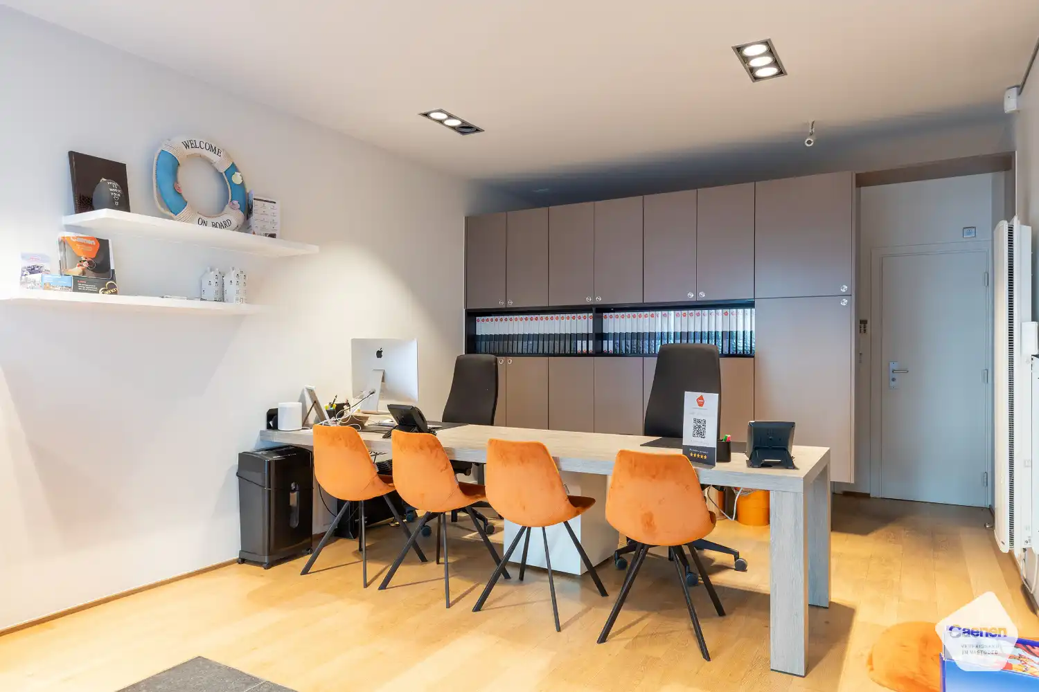 Commercieel handelspand op topligging - Astridplein Oostduinkerke - foto {{pictureIndex}}