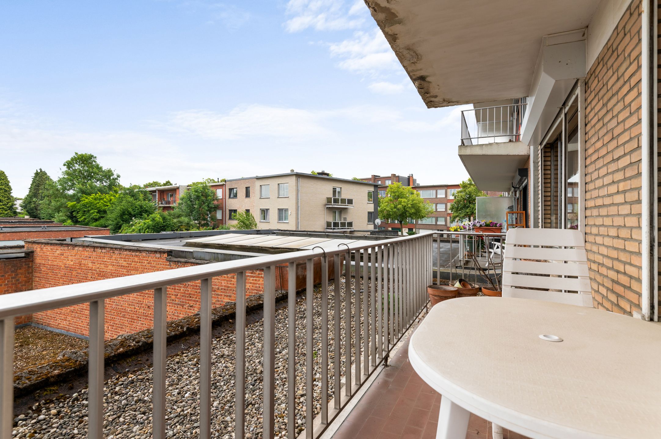 Ruim 2-slk.-appartement met terras, lift en staanplaats foto 13