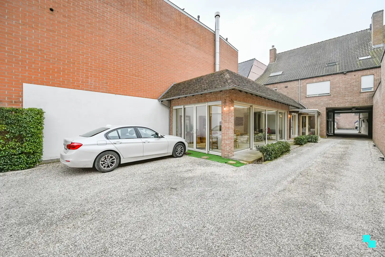 Uiterst centraal gelegen handelszaak met bijhorende opbergruimte foto 23