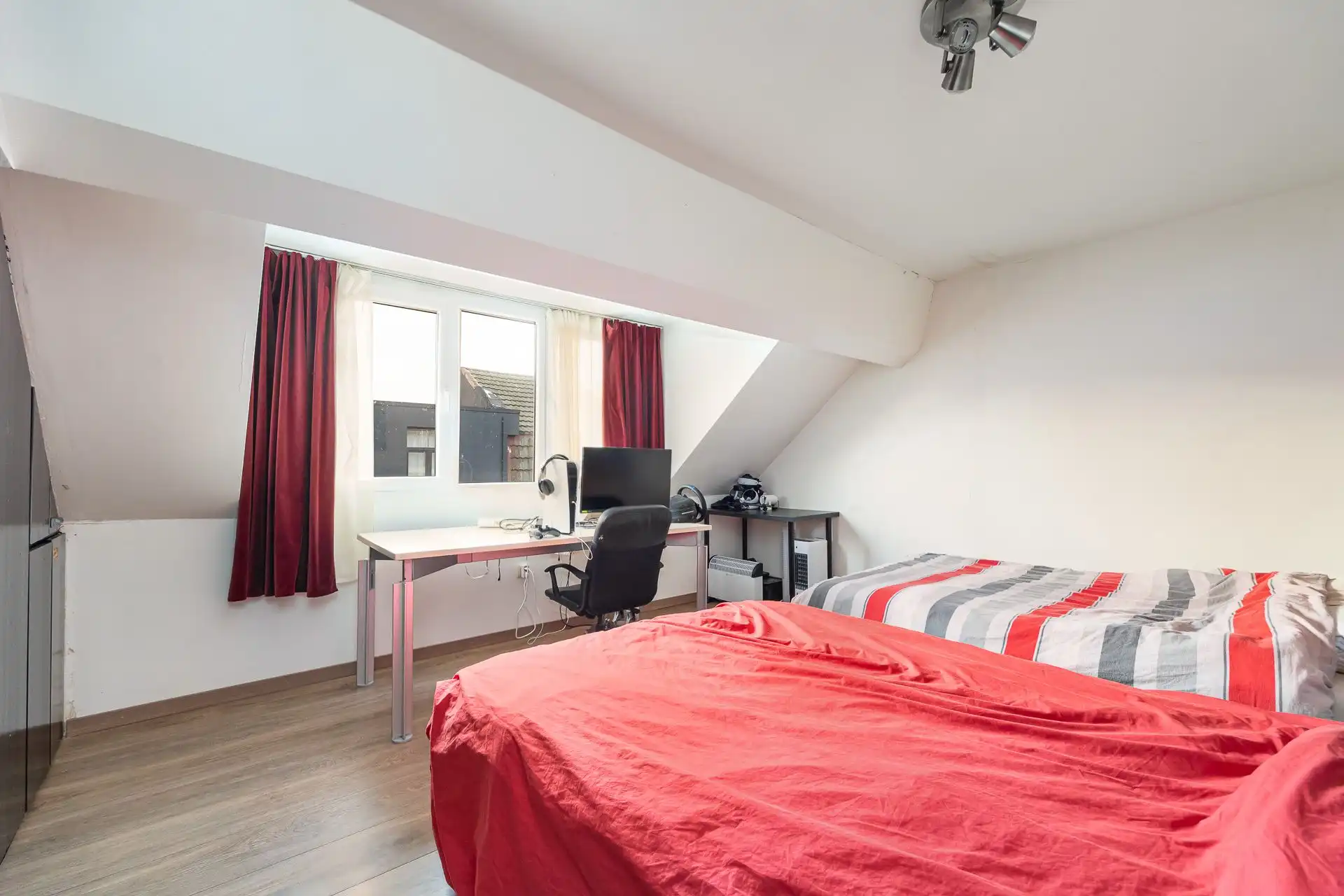 Ruime gezinswoning met tuin nabij Hobokense polder! foto 13