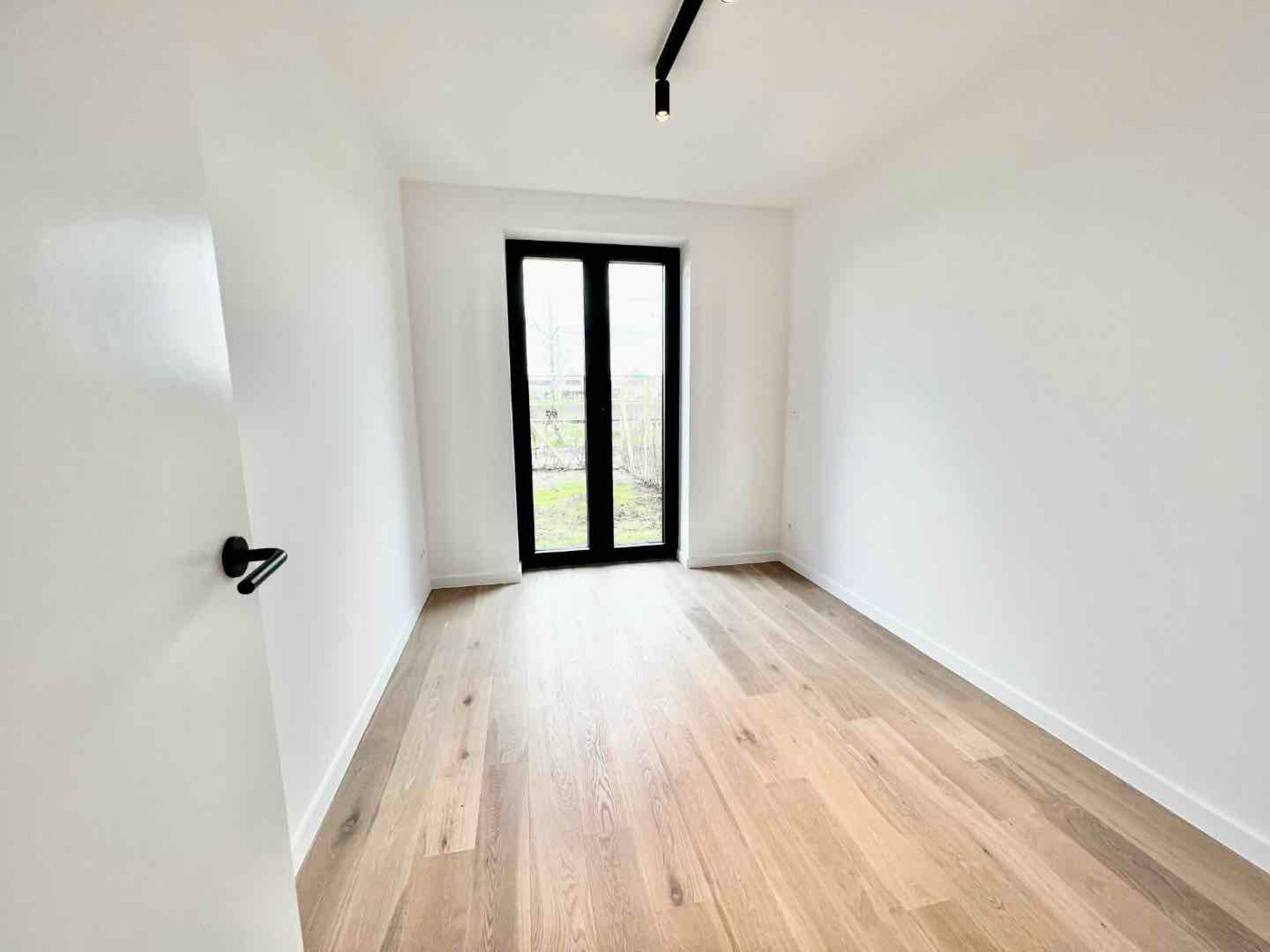 Prachtig tuinappartement in een villaresidentie foto 18