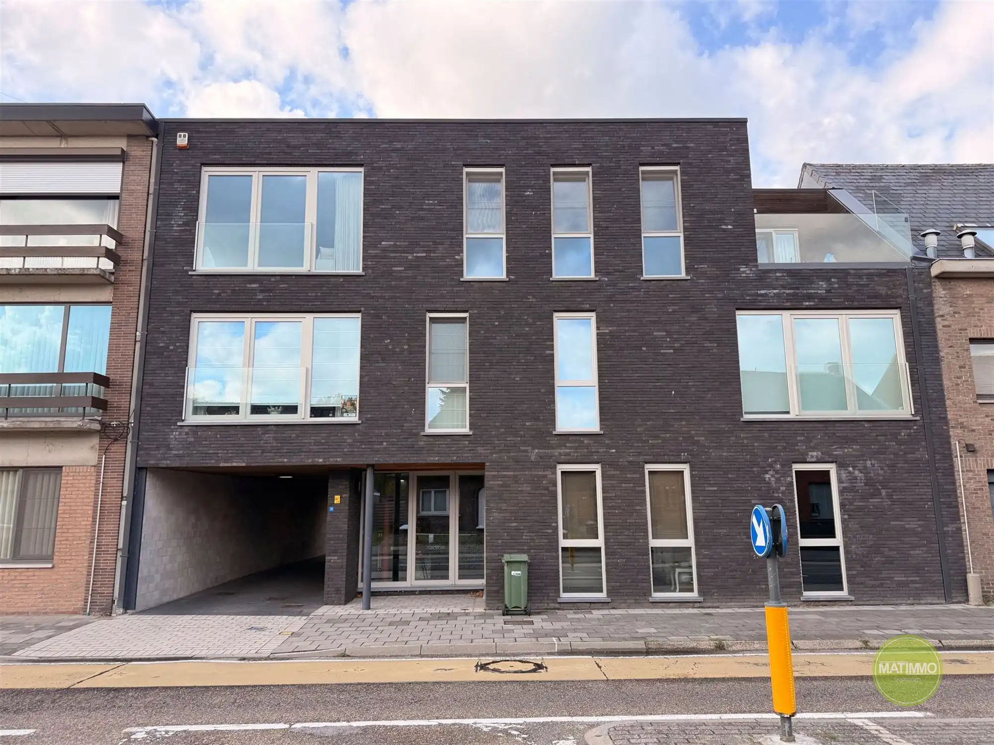 GELIJKVLOERS APPARTEMENT MET PRIVÉTUIN EN CARPORT IN MOL foto 21