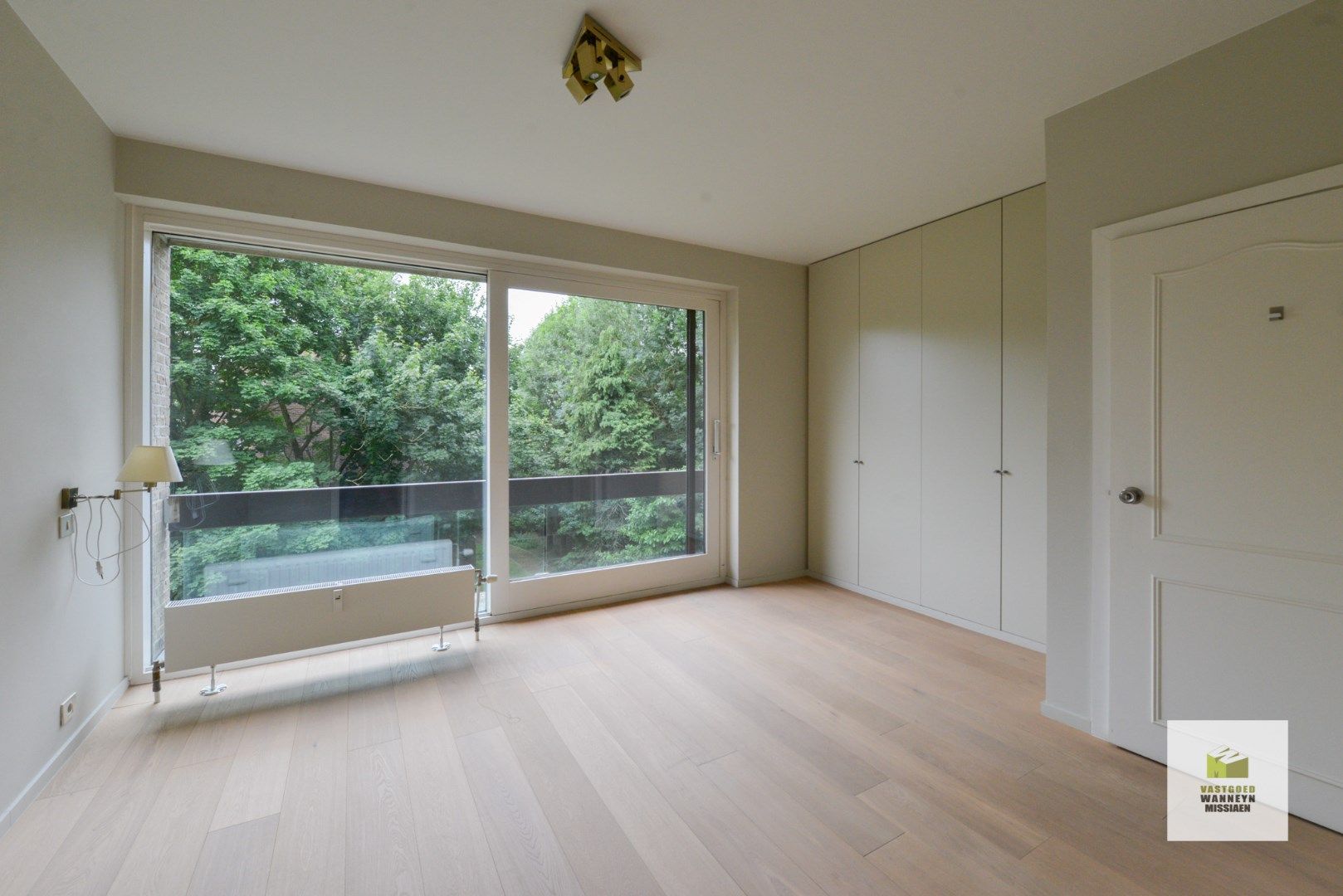Gerenoveerd 3slpk appartement met 3 terrassen en ondergrondse staanplaats te centrum Brugge foto 24