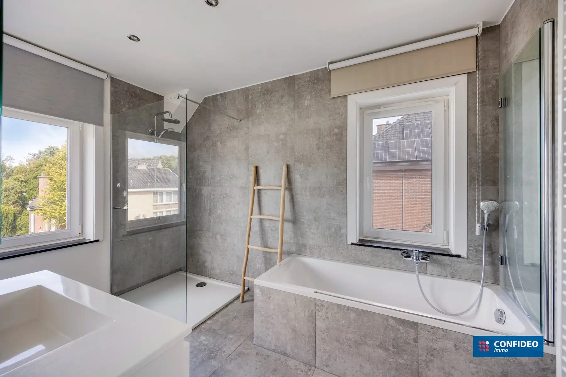 Mooie gerenoveerde woning op toplocatie met zuidgerichte tuin foto 10