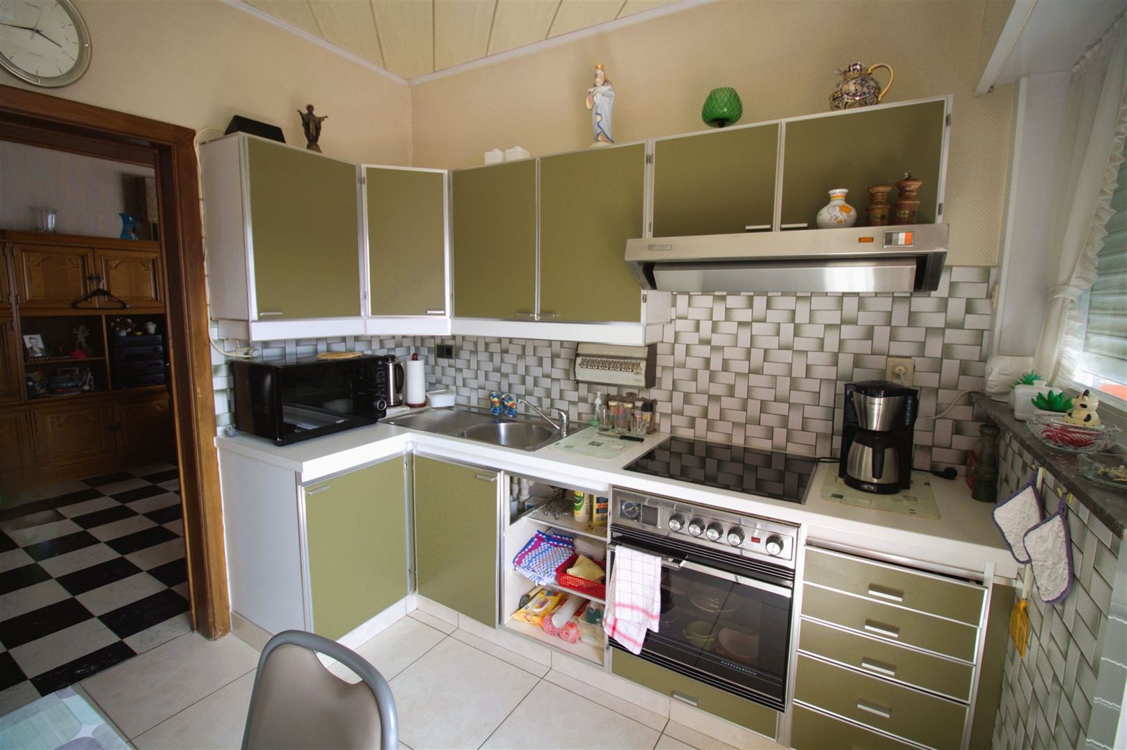Charmante 3-slaapkamerwoning in hartje Roeselar foto 3
