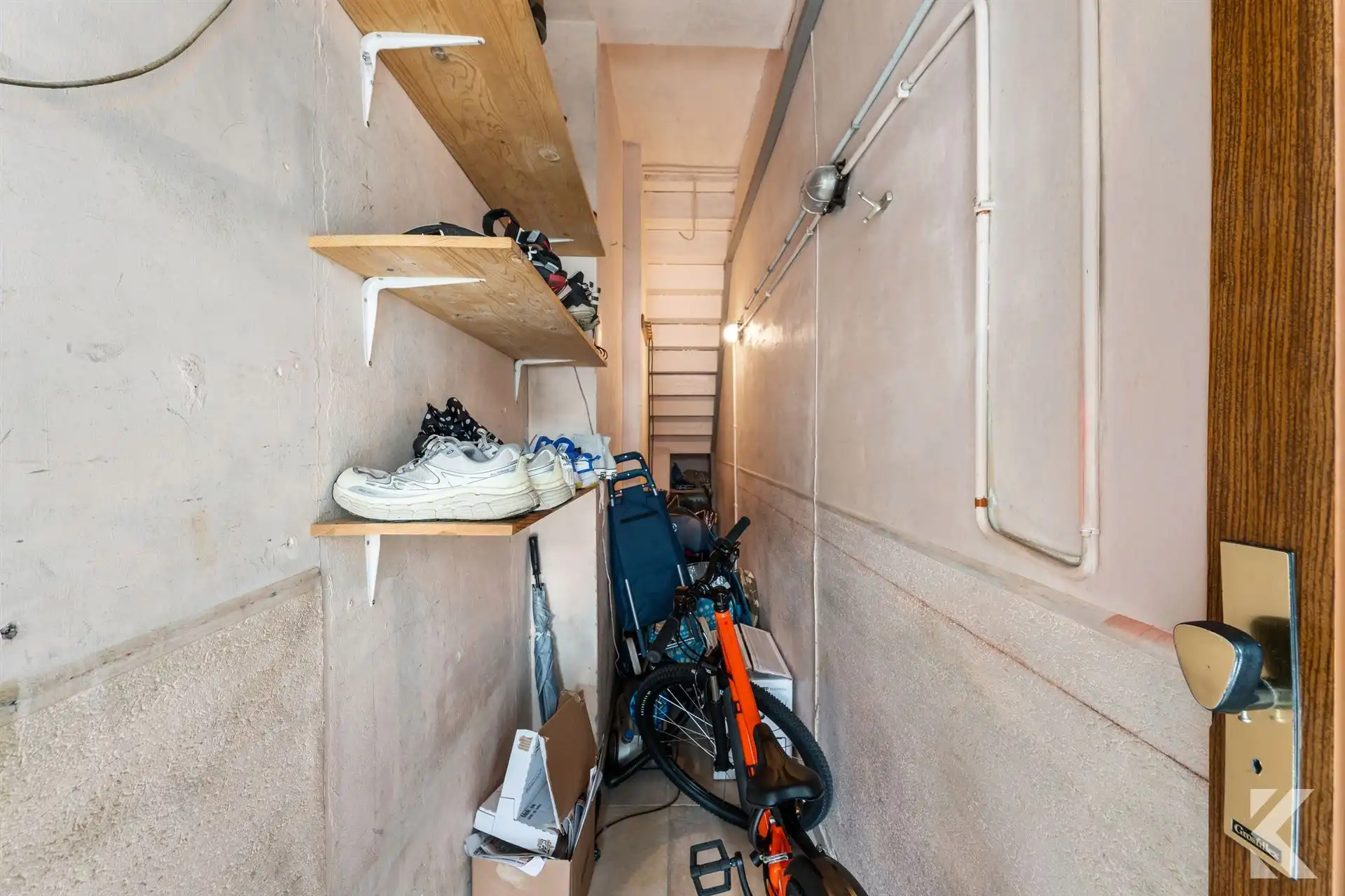 Volledig gerenoveerde woning met 3 slpk, 2 bdk,zonnige koer foto 14