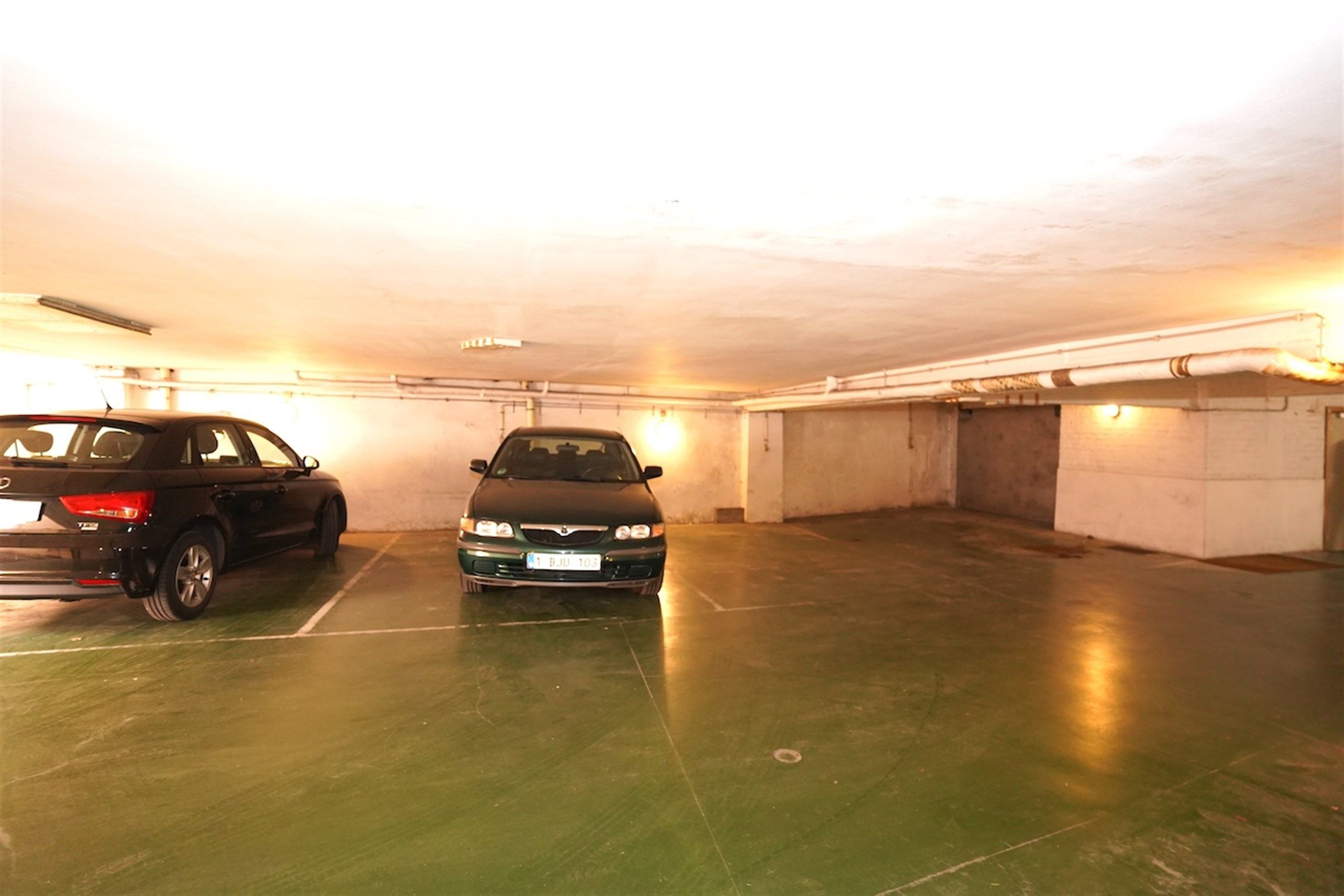Te moderniseren 3-slpk appartement + garage in hartje centrum! foto 12