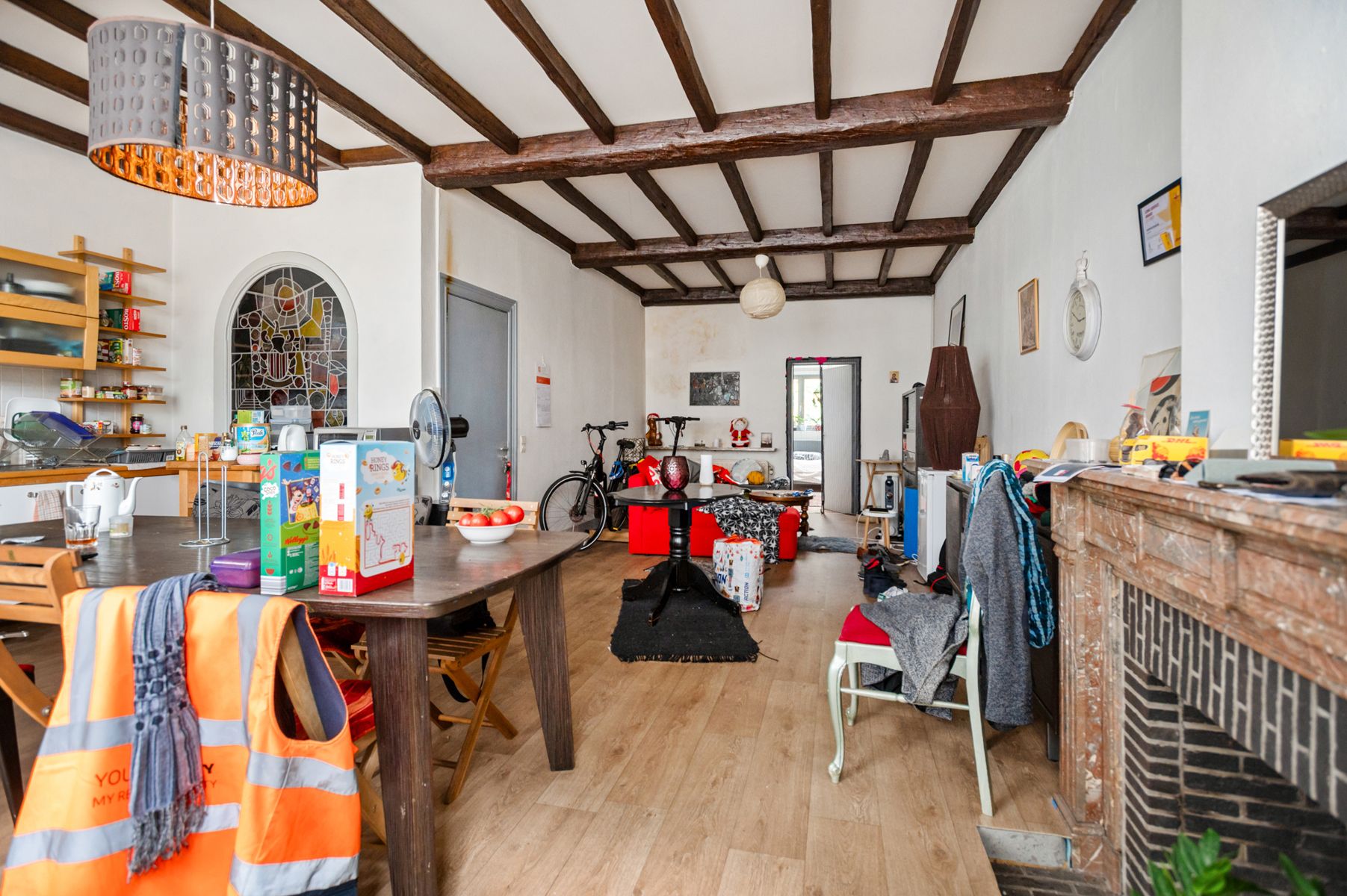 Handelshuis met tuin en stabiele huuropbrengst te koop foto 2