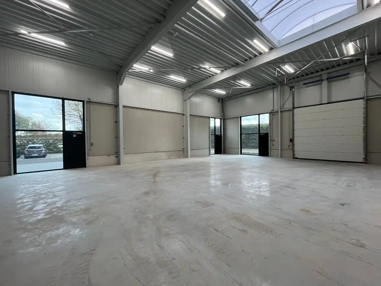 237m² bedrijfshal foto 2