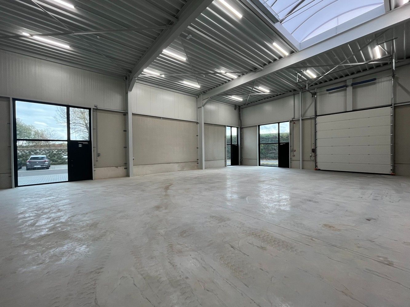 237m² bedrijfshal foto 2