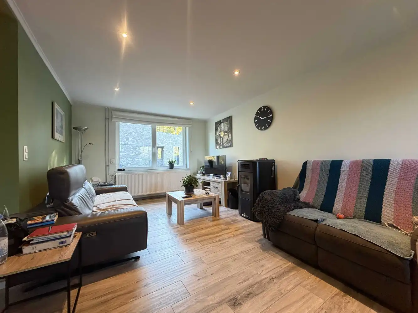 Gerenoveerde woning met 3 slaapkamers aan de oever van de Zuid-Willemsvaart foto 2