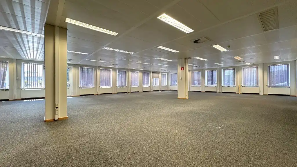 Instapklare kantoren te huur vlakbij E19 in Kontich foto 8