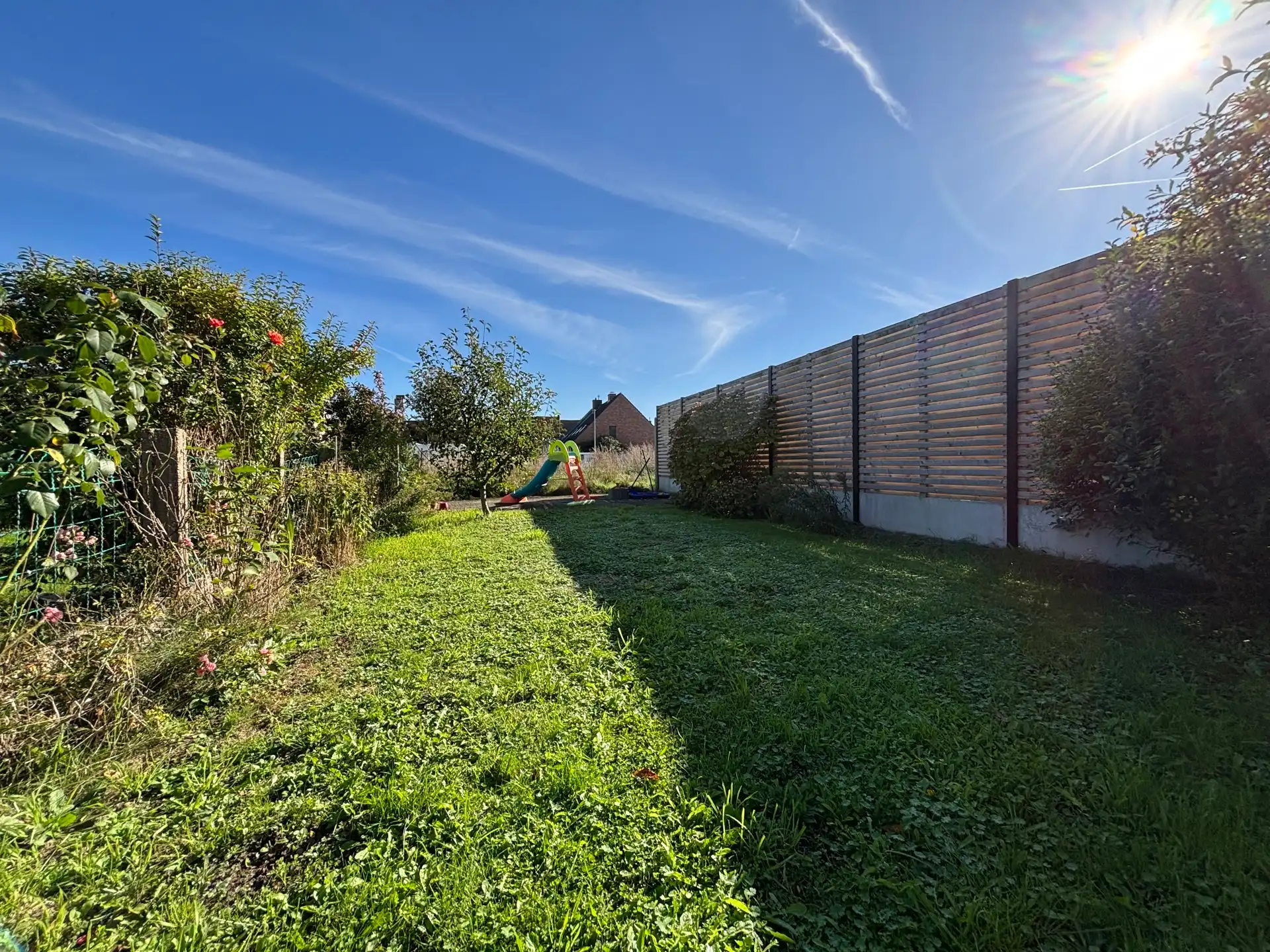 INSTAPKLARE WONING MET 4 SLAAPKAMERS EN TUIN TE SINT-KRUIS! foto 4