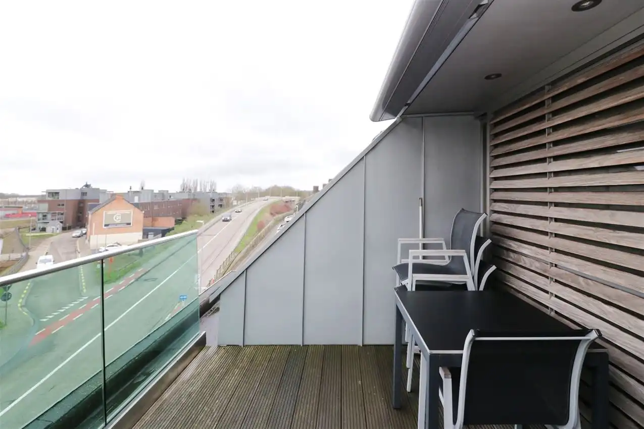 Zonnige penthouse met 2 slaapkamers, mooi terras, inclusief garage  foto 29