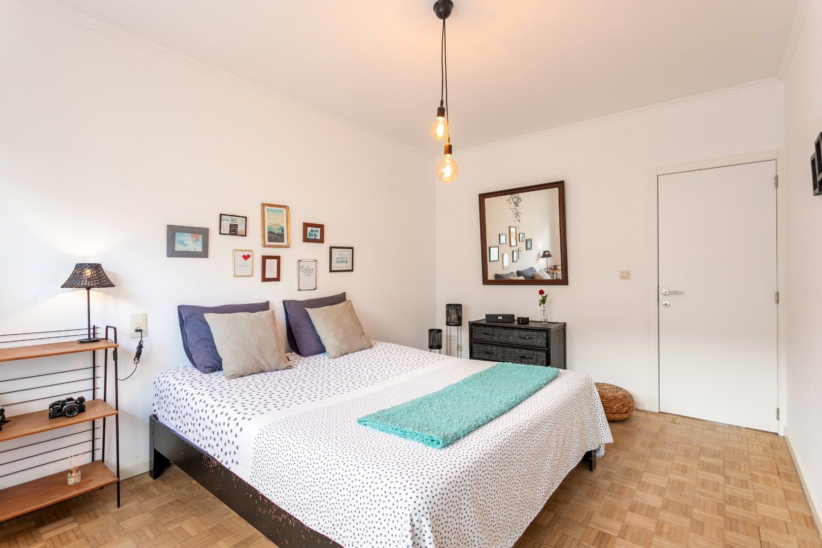 Instapklaar 2-kamerapp in centrum Halle, met balkon en garage foto 11