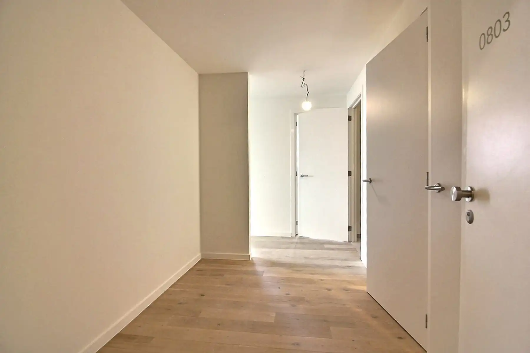Ruim 2-kamerappartement met panoramisch zicht op toplocatie foto 9