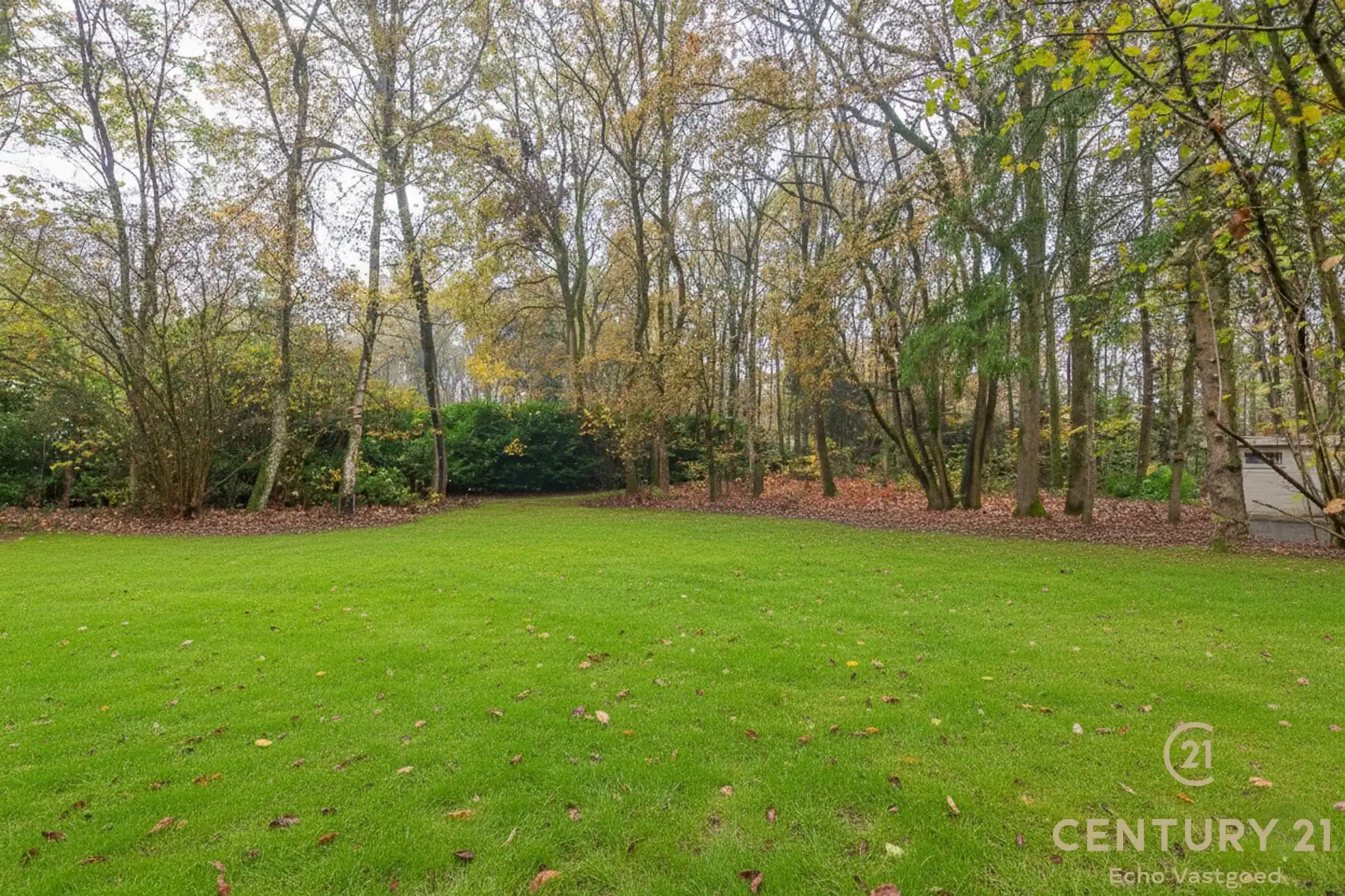 Ruime, unieke villa op royaal perceel in villawijk De Lint. foto 25