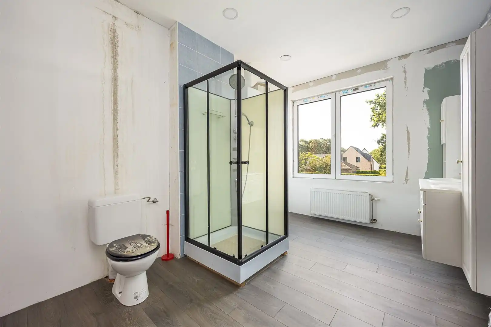 Deels gerenoveerde handelszaak met woonst te Nijlen! foto 14