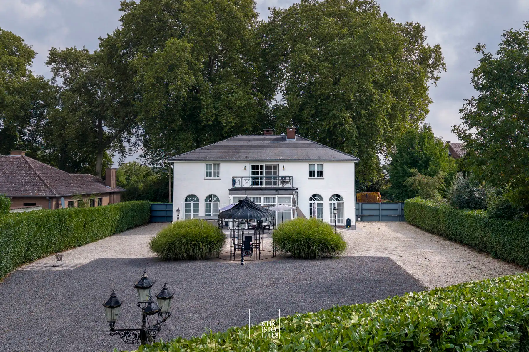 Tijdloze villa van 422 m² met uitzonderlijke ruimte en mogelijkheden nabij Maastricht! foto 30