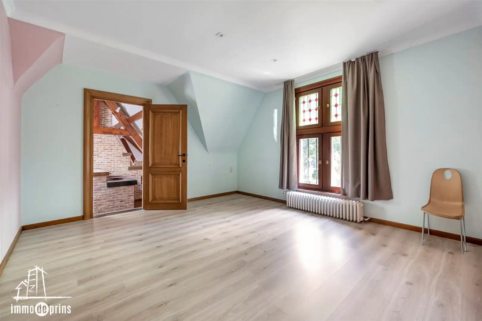 Ruime villa in residentiele wijk foto 16