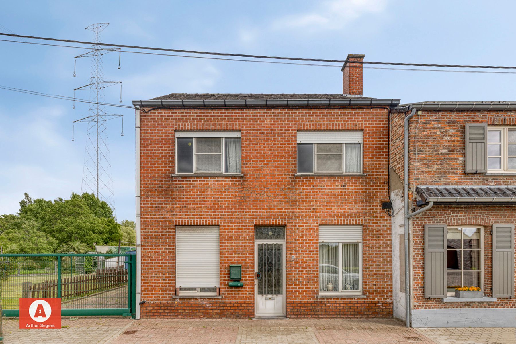 Te renoveren half-open bebouwing op gunstige ligging foto 2