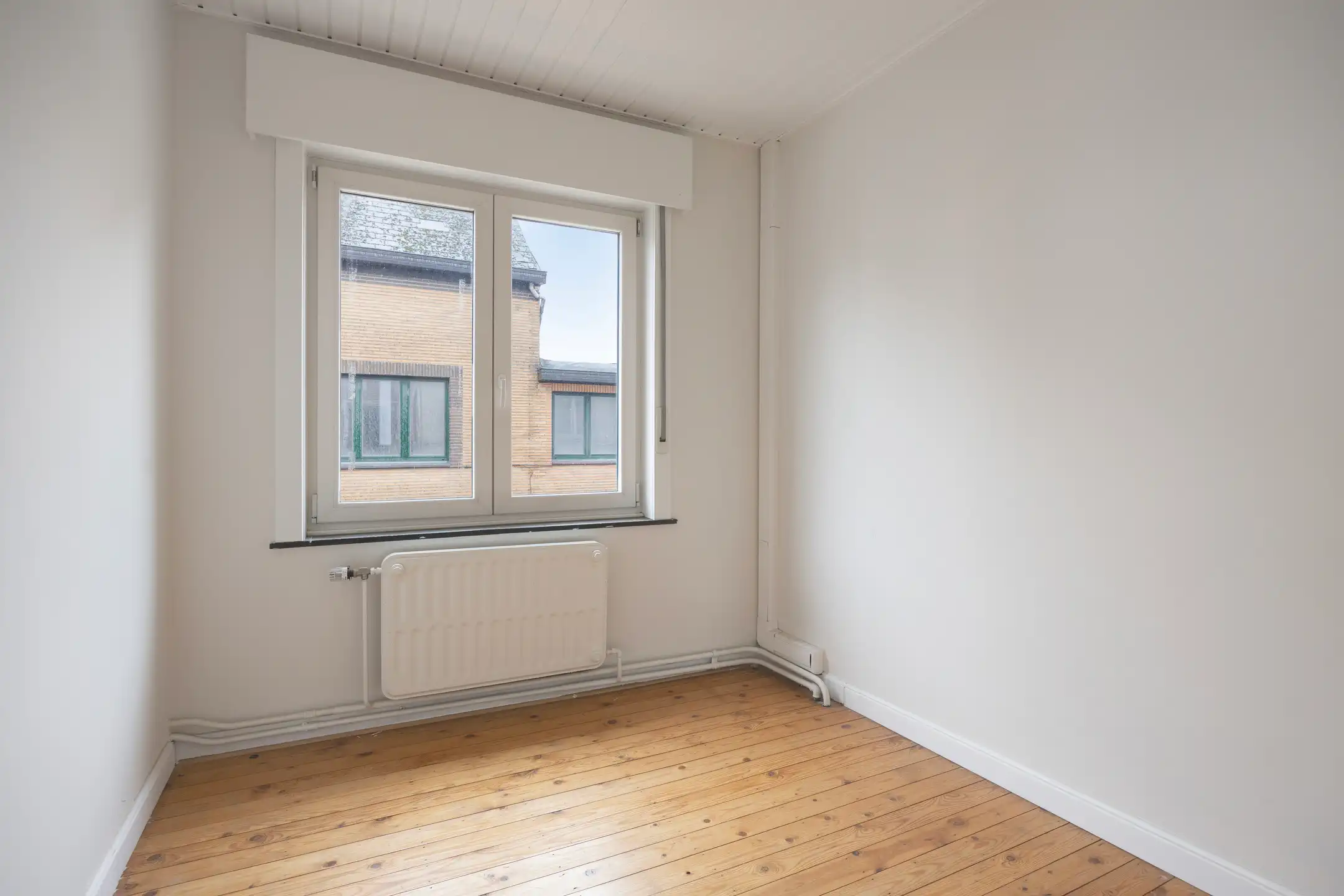 Ruime instapklare HOB met 4 slpks, tuin en garage foto 22