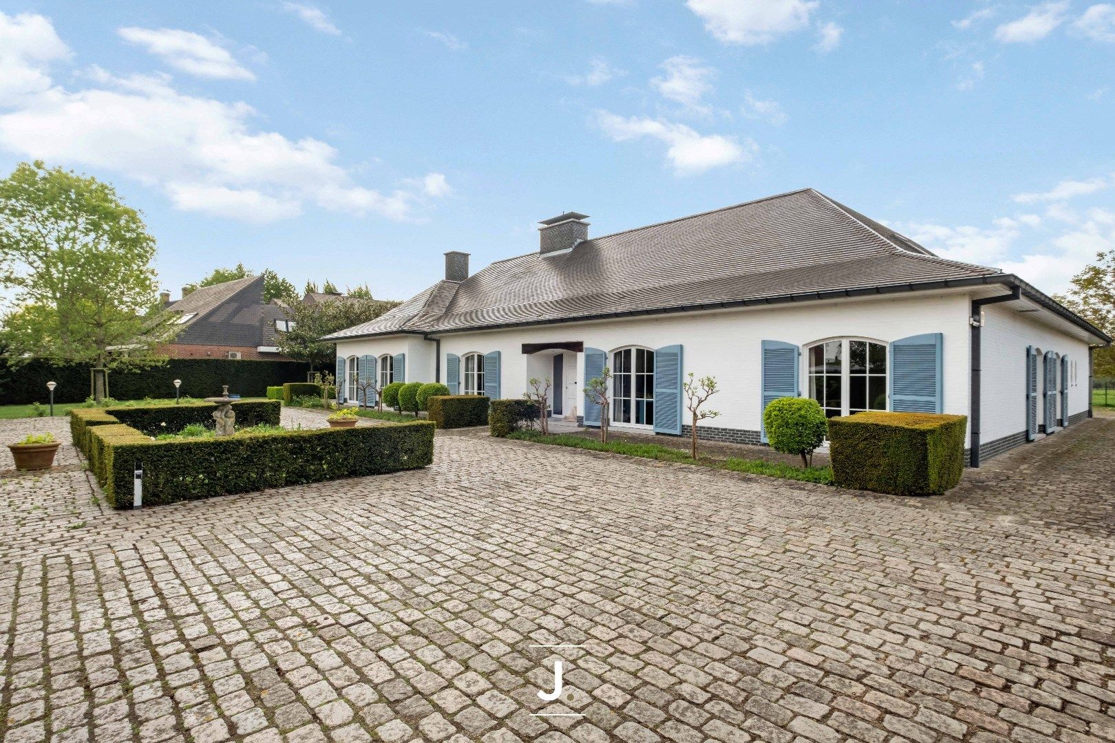 Ruime statige villa op een toplocatie te Beveren-Leie foto 6