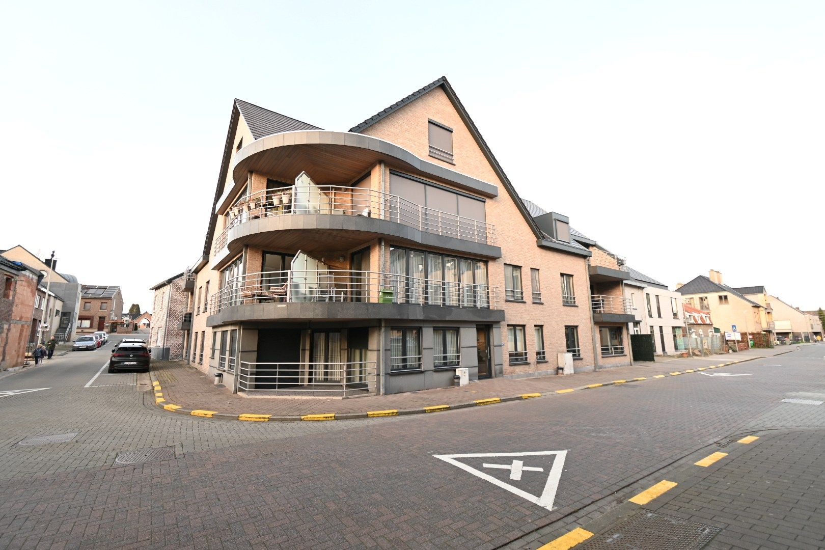 Knap en ruim appartement met 2 slaapkamers in het centrum van Lanaken foto 23