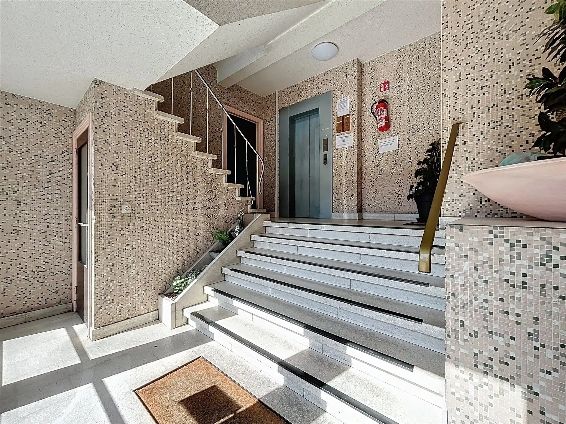 gelijkvloers 3 slpk-appartement met extra berging foto 8