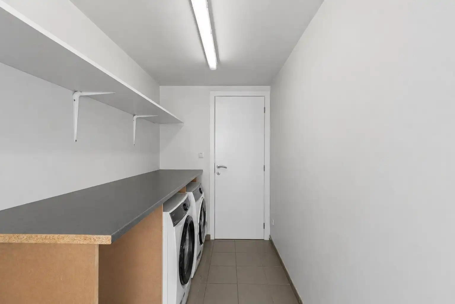 Instapklare gezinswoning met tuin en garage foto 18