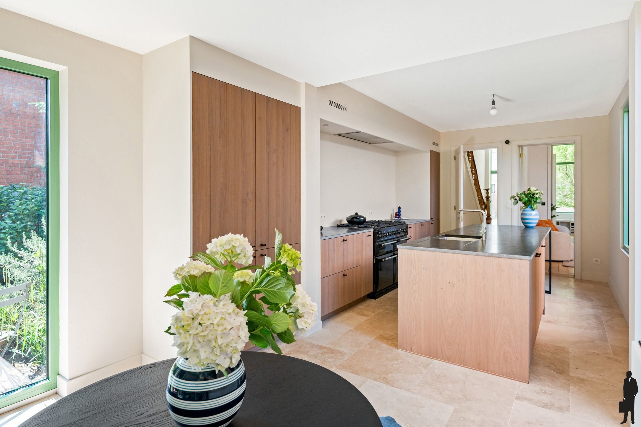 Volledig gerenoveerde herenwoning op een perceel van 770 m²  foto 11