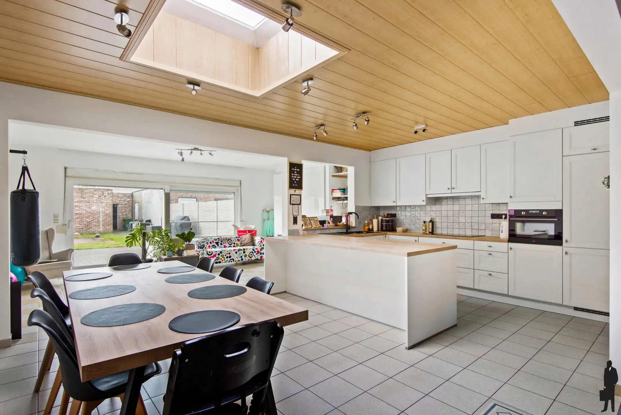 Welgelegen riante instapklare woning met 4 slaapkamers foto 8