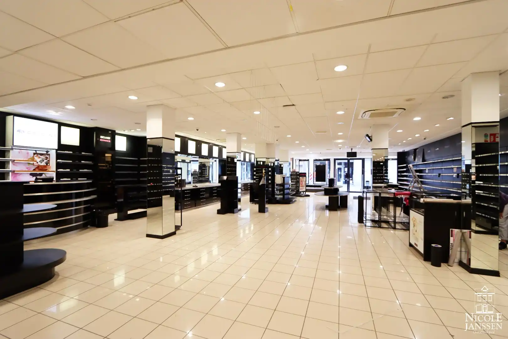 Ruim handelspand van ca. 400 m²  foto 3