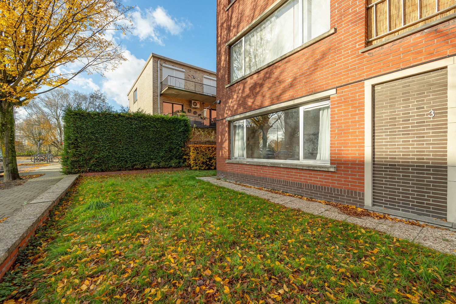 Ruim te renoveren 3-slk appartement met tuin foto 3