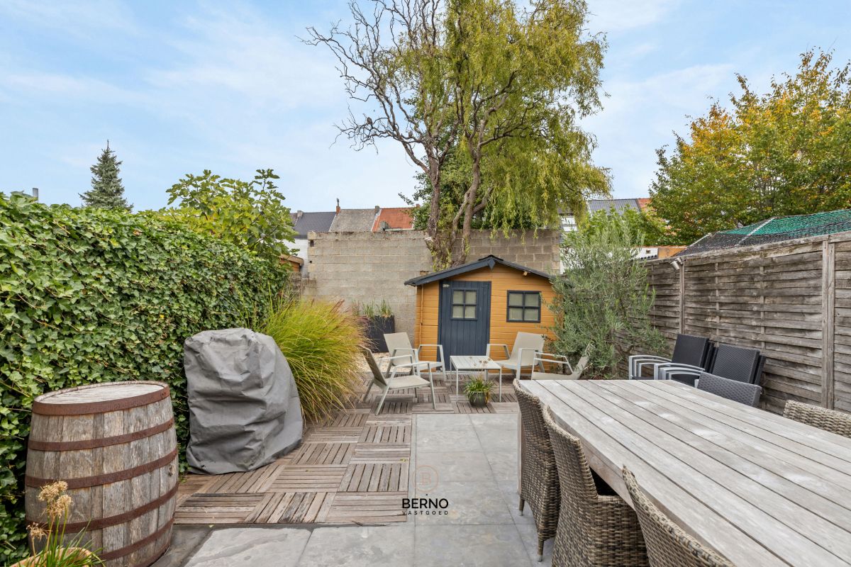 Charmante rijwoning met stadstuin nabij centrum. foto 24