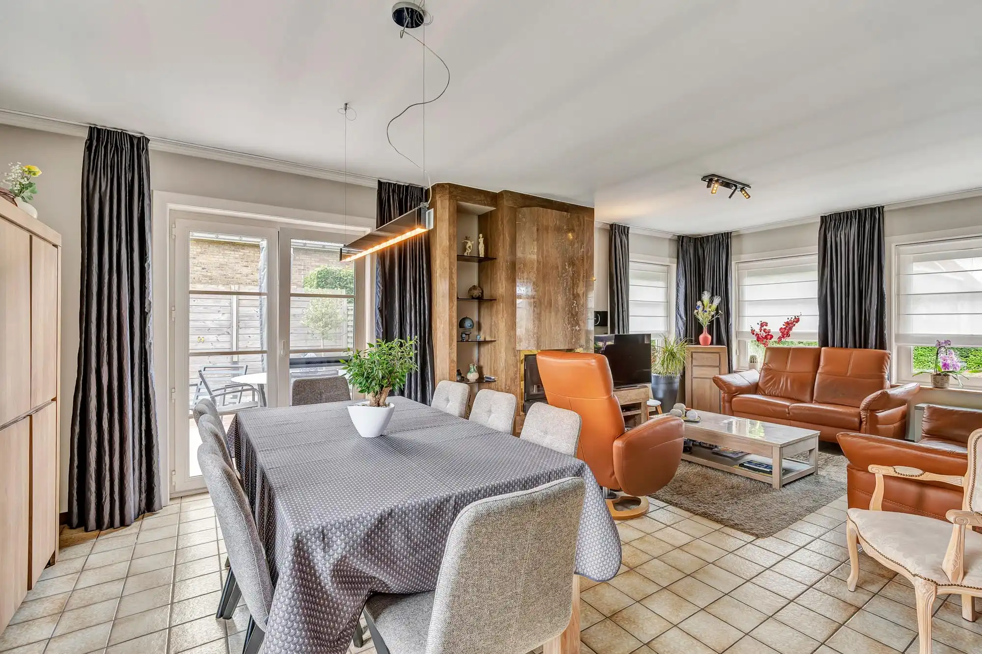 Rustig gelegen open bebouwing met ruime tuin foto 3
