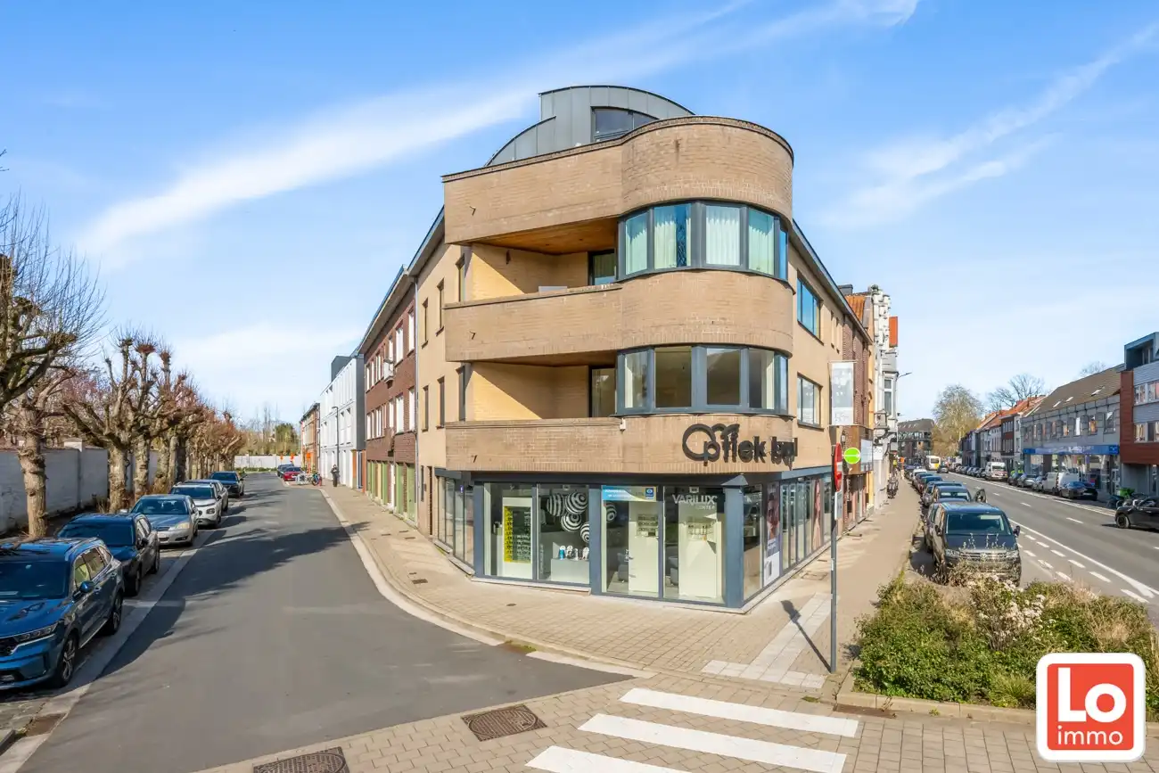 Ruim 2 slpk appartement met ZW-gericht terras op toplocatie! foto 4