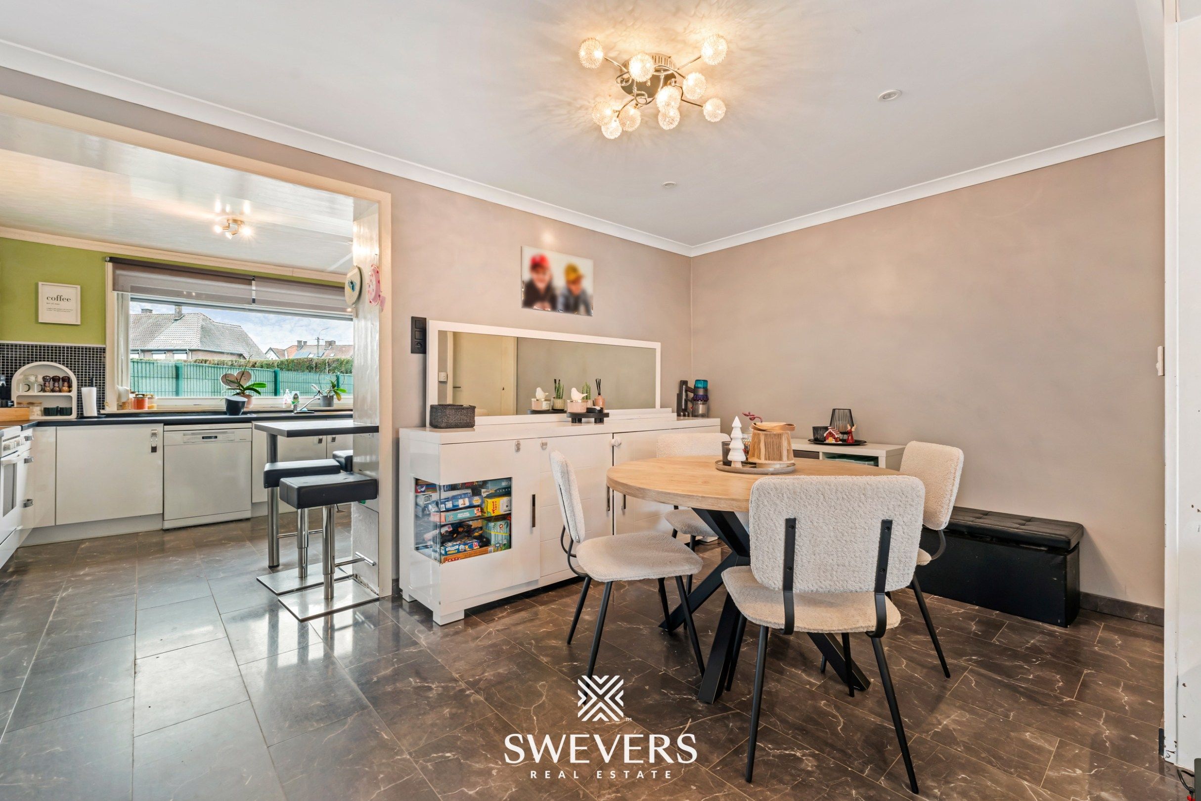 Instapklare gezinswoning met privacy en ideale ligging in Genk foto 9