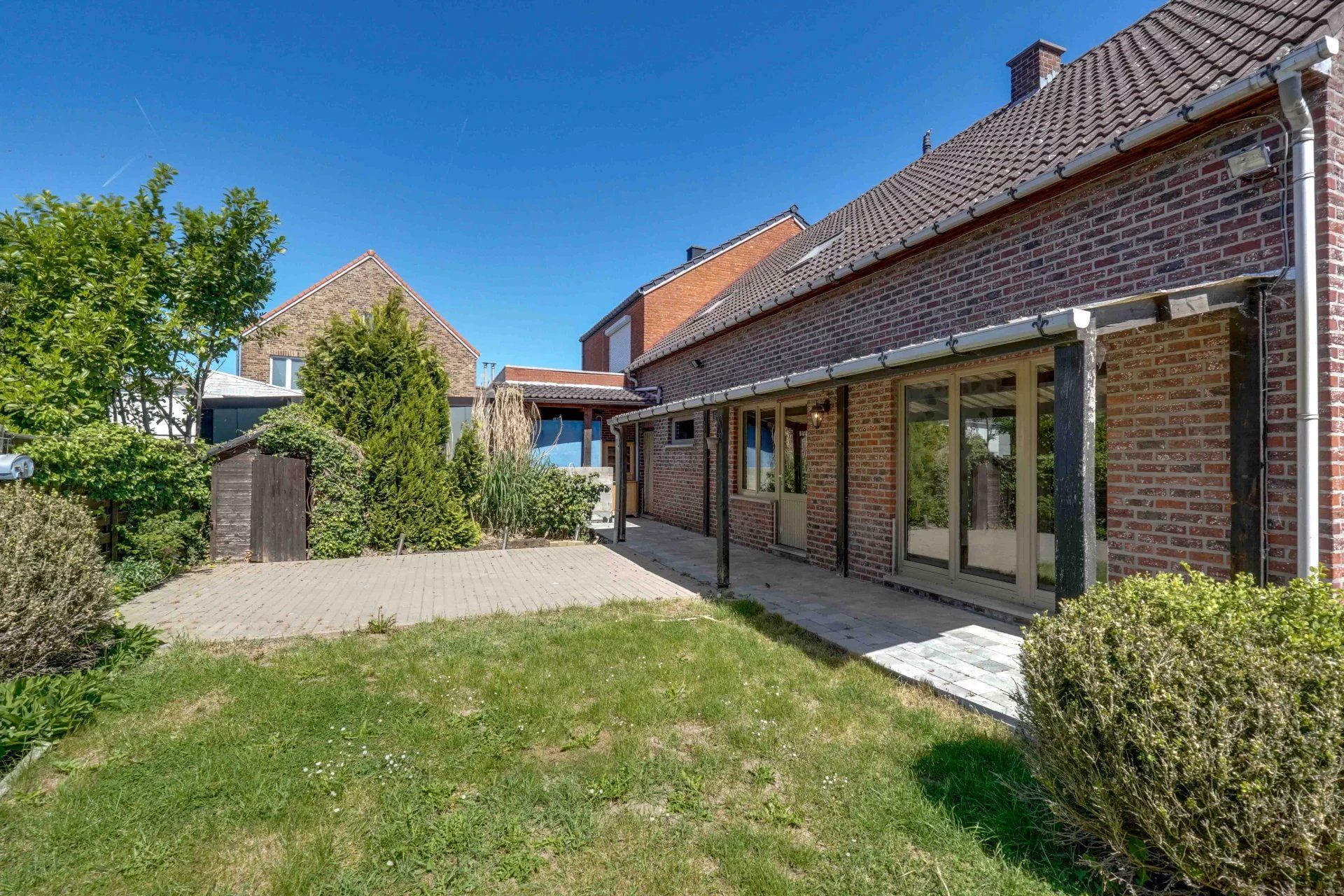 Ruime woning in rustige buurt foto 21