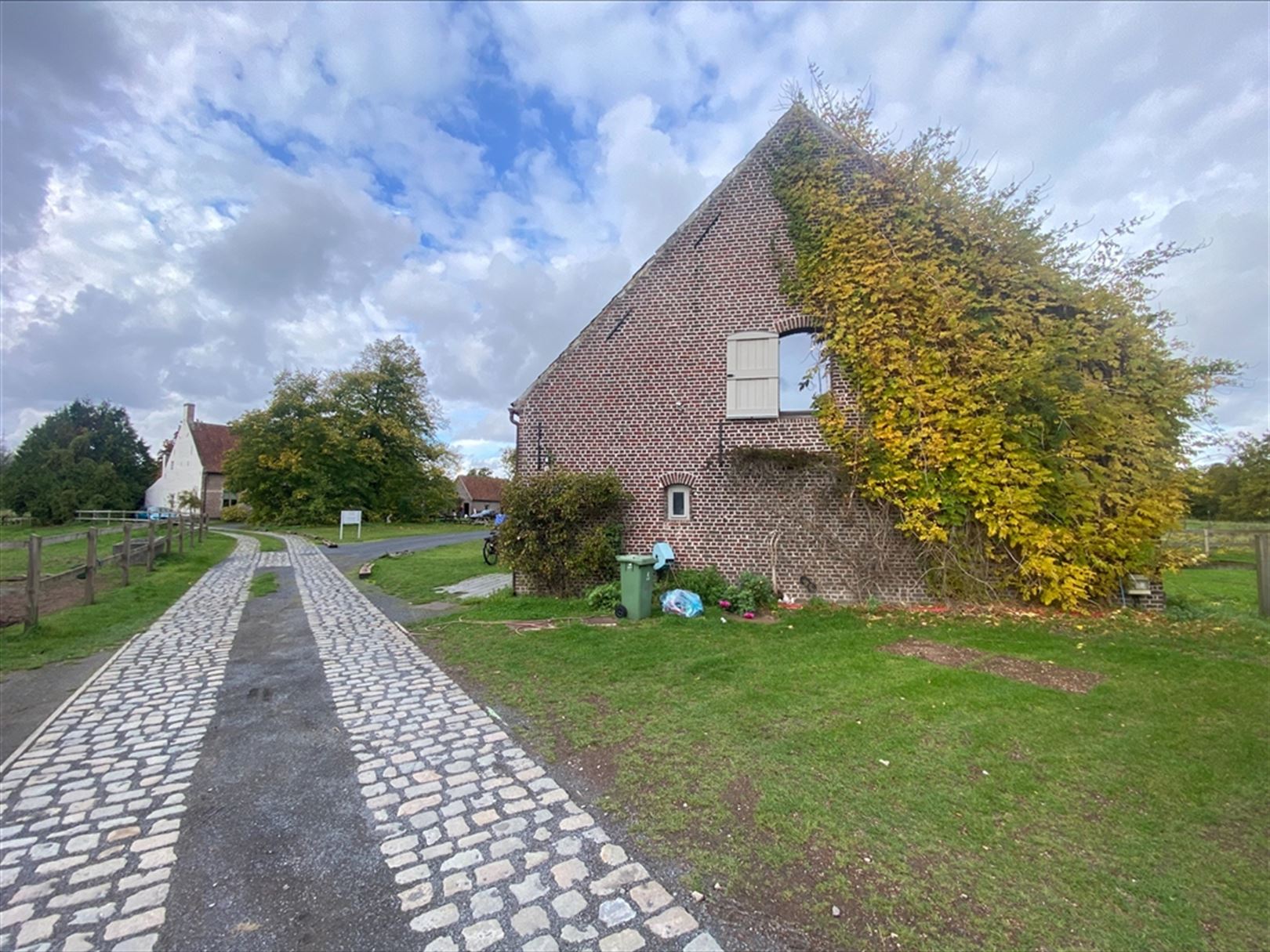 Karaktervolle kantoren in gerenoveerde hoeve vlakbij R4 foto 14